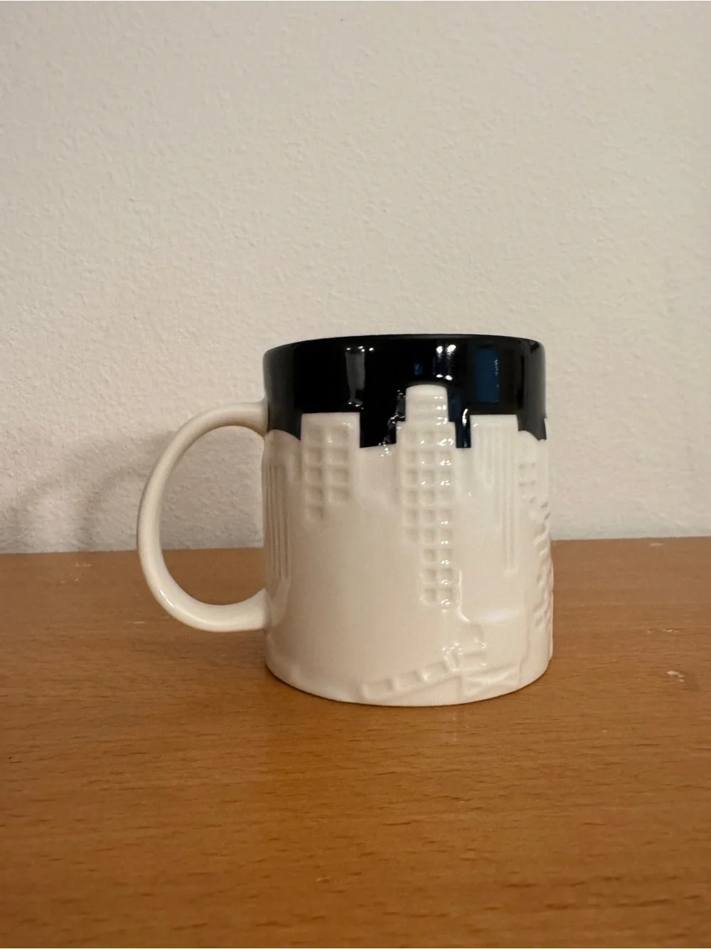 Starbucks | Los Angeles Skyline Red Car Coffee Cup